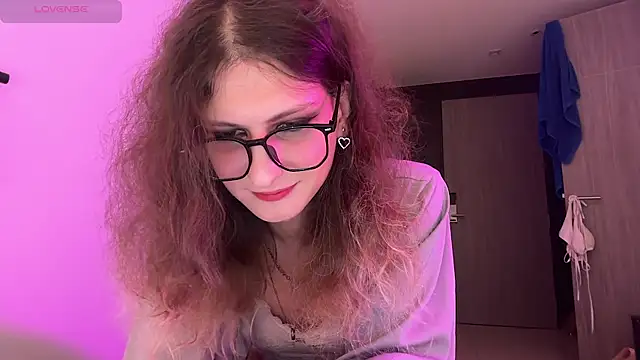 Alice Pinkhead online show from June 12, 10:47 am