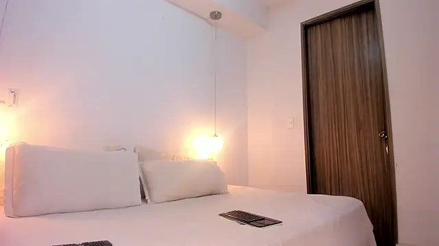 Mariana Synn online show from July 25, 1:25 am