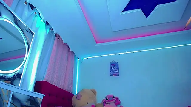 NahomiCamper online show from June 8, 1:28 am