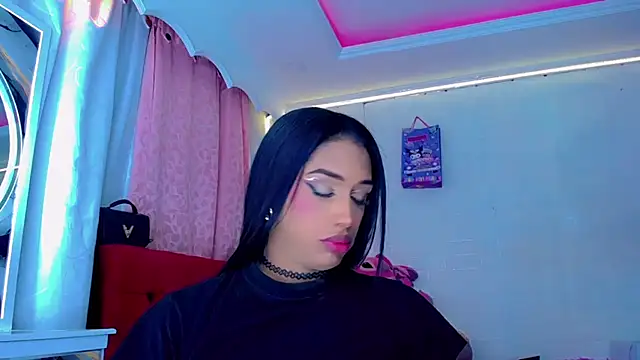 NahomiCamper online show from June 11, 1:49 am