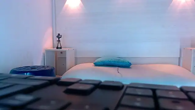 Molly Spears online show from February 2, 11:40 am