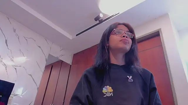 Snapshot of evelyn_wine chatting on October 13, 7:03 pm evelyn wine online show from October 13, 7:03 pm