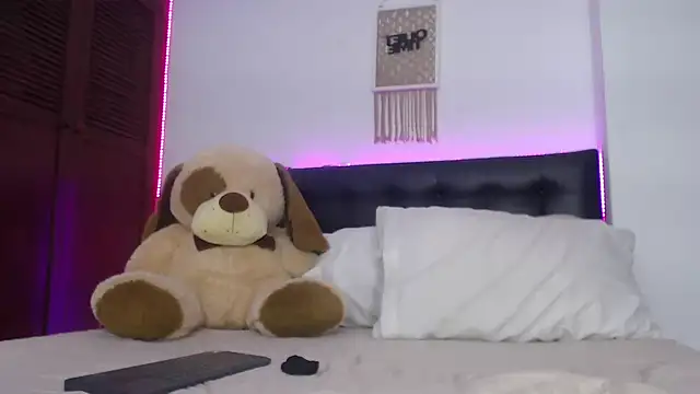 Sofieevans  online show from January 10, 8:59 pm