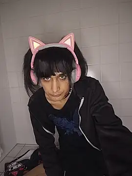 egirl711 online show from December 5, 8:04 pm