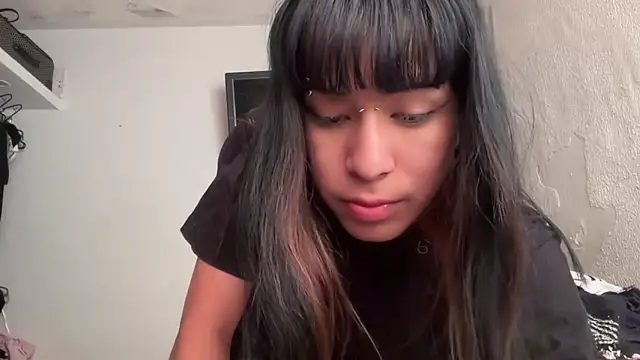 p0kemonakerosen0 online show from May 4, 11:10 pm