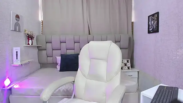 Alison Chan  online show from January 22, 10:06 pm