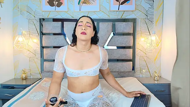 Alison Chan  online show from June 17, 10:11 pm