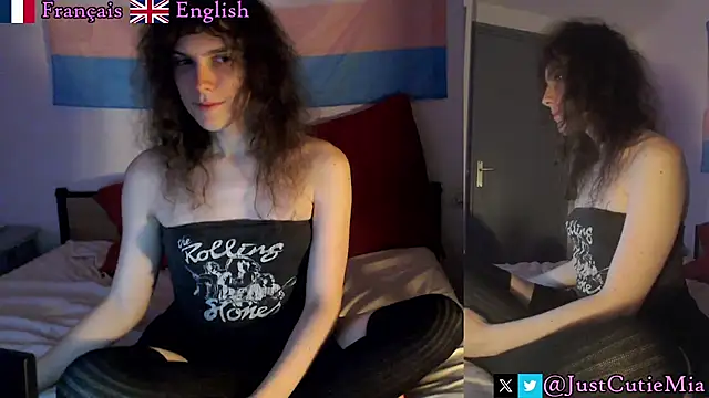 JustCutieMia online show from November 1, 4:59 pm