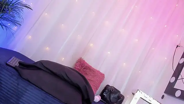 Itsme Daniela online show from December 6, 2:22 pm