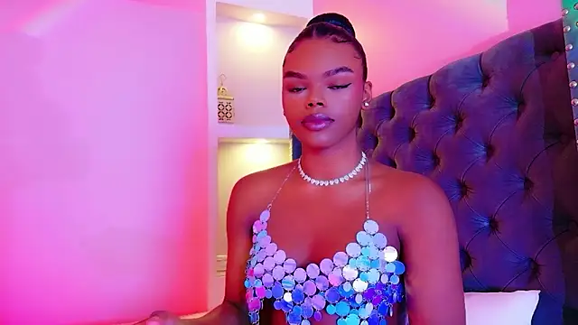 CamiEstrada online show from February 11, 7:11 pm