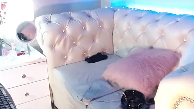 Barbie Fox online show from July 14, 2:05 am