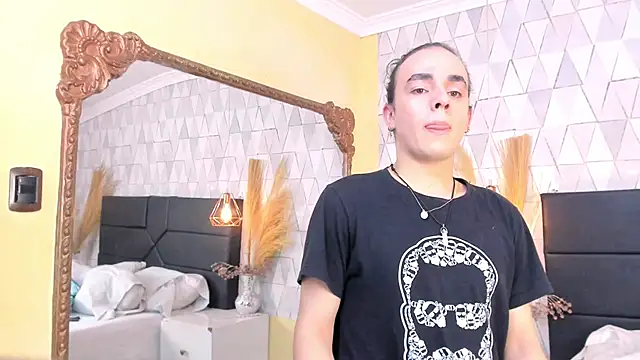 JustinePerry online show from April 3, 4:00 am