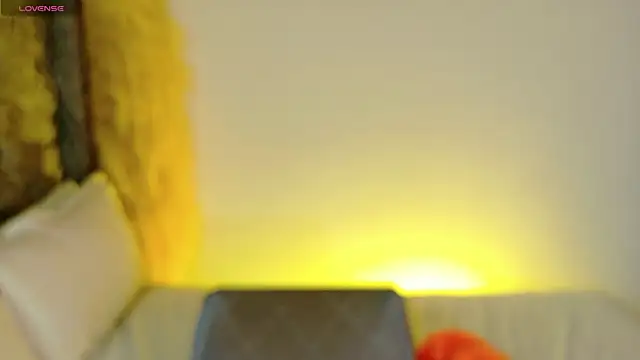 astridjonness online show from April 15, 2:06 am