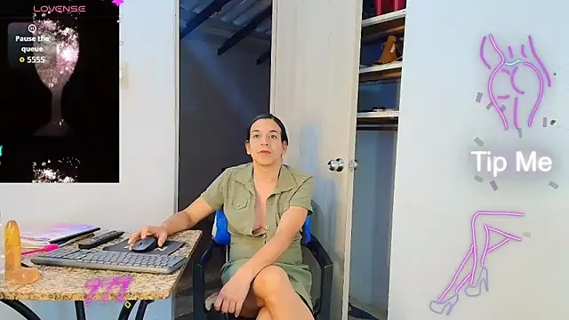 Oh Tique online show from June 19, 6:01 pm