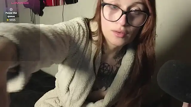 kittenlizz online show from June 3, 6:44 pm