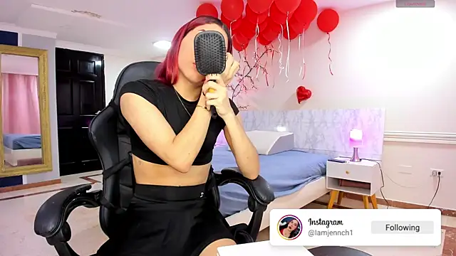 charolbruce 1 online show from June 3, 12:17 pm