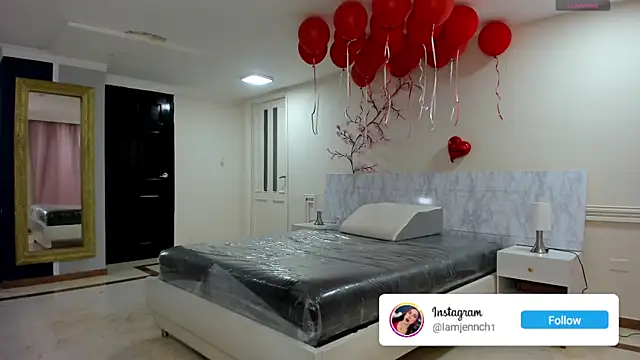 charolbruce 1 online show from June 5, 11:49 am