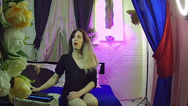 Snapshot of Mary_Loon chatting on March 17, 5:23 pm Mary Loon online show from March 17, 5:23 pm