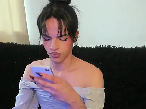 kerly monroe online show from November 10, 1:45 pm