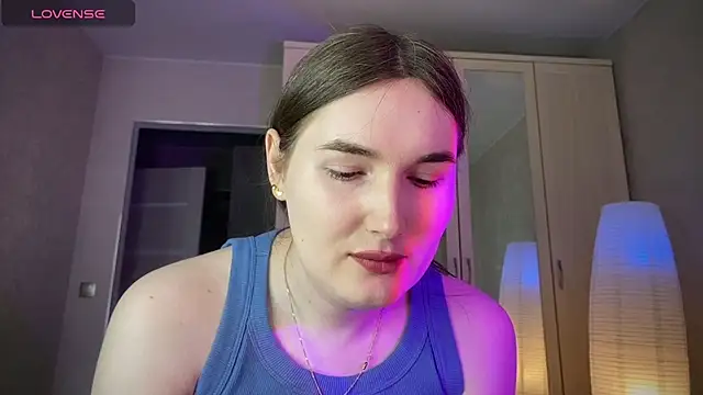 Maria Bowie online show from May 21, 9:27 am