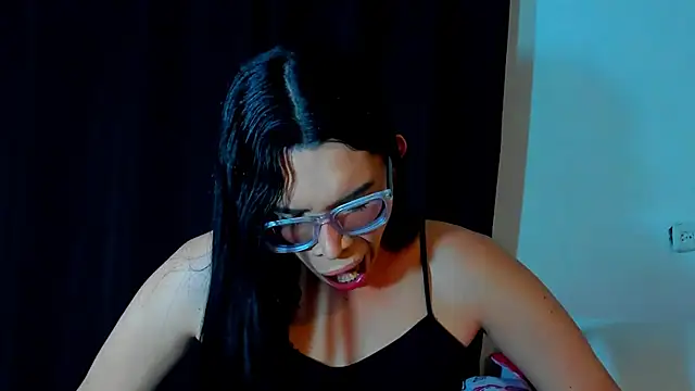 Samantha Rusell online show from June 15, 8:55 pm