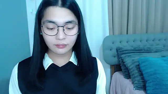 zhaviahale21 online show from October 23, 1:37 pm