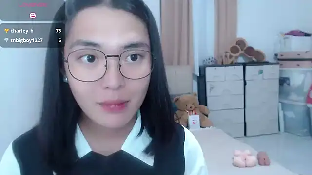 zhaviahale21 online show from July 28, 3:32 pm