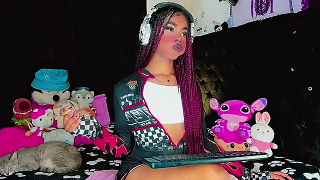 bloom444 online show from August 2, 8:36 am