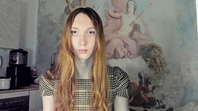 LisaIcon online show from April 13, 6:56 pm