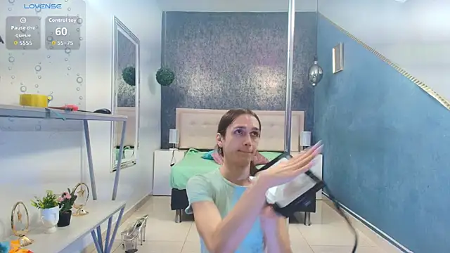Celestial Queen  online show from July 14, 1:28 pm