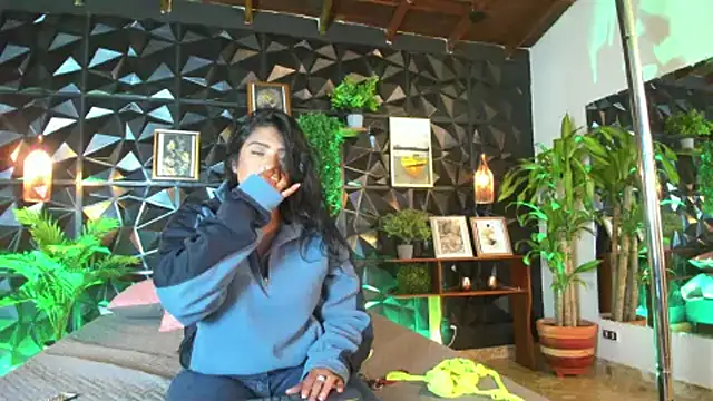 karla 999 online show from March 18, 1:30 am