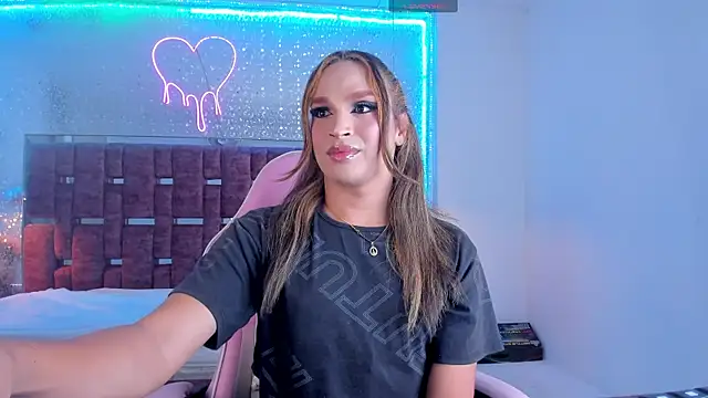 KylieVictoria online show from November 4, 5:29 am