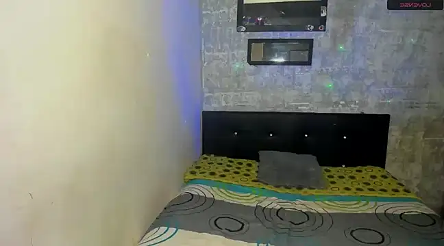 danna sofiah online show from February 19, 8:20 pm