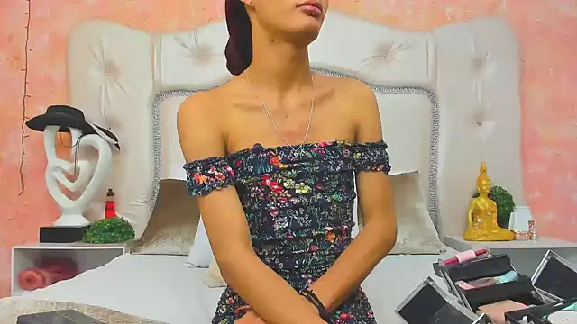 NahomiWhitel online show from February 12, 12:33 pm