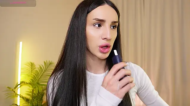 Kim Oberlin  online show from November 29, 4:31 pm