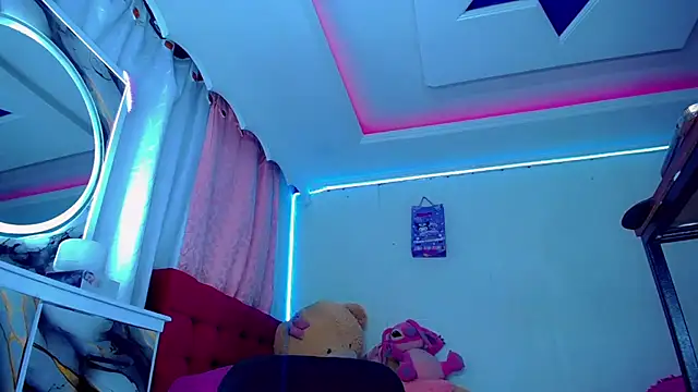 TiffanyMackensyy online show from June 5, 1:42 am