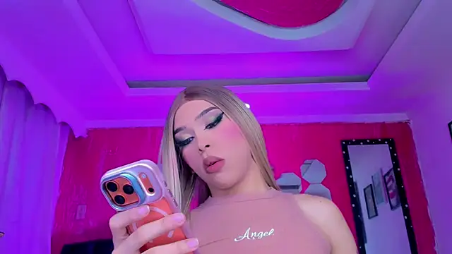 TiffanyMackensyy online show from June 16, 2:36 am