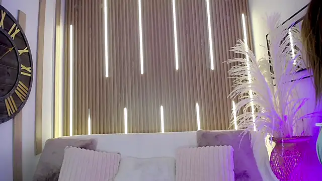 Aniie Doll online show from November 5, 8:41 pm