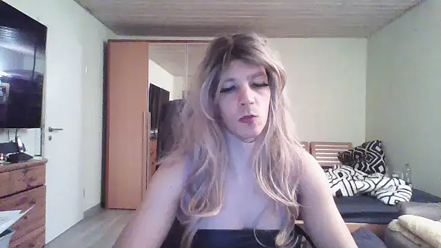 Kinky-Kristina online show from October 3, 8:42 pm