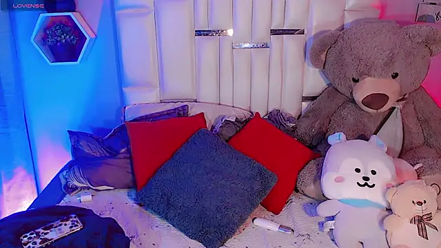 Aileen 18 online show from February 11, 5:37 am