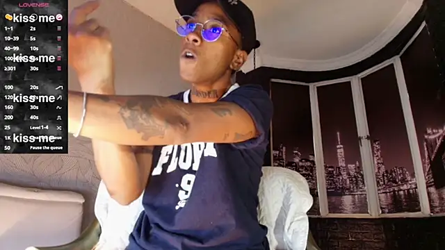 JhonyMiller  online show from March 10, 7:40 pm