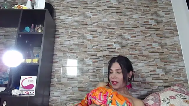 Ebonyxprincess  online show from July 11, 2:16 am