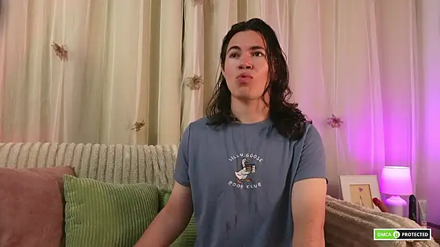 cute erelis  online show from February 9, 3:46 am