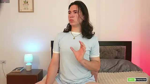 cute erelis  online show from April 15, 3:23 am