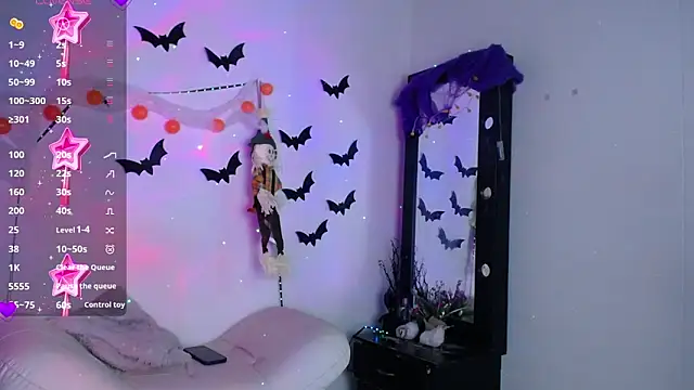 Yorkeidys1 online show from October 31, 4:00 am