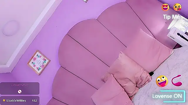 Vanessapintoo online show from July 13, 1:46 pm