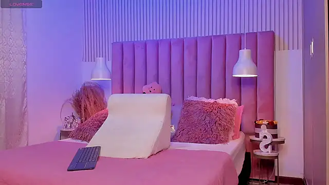 ScarlettDreamss7 online show from July 4, 11:48 am