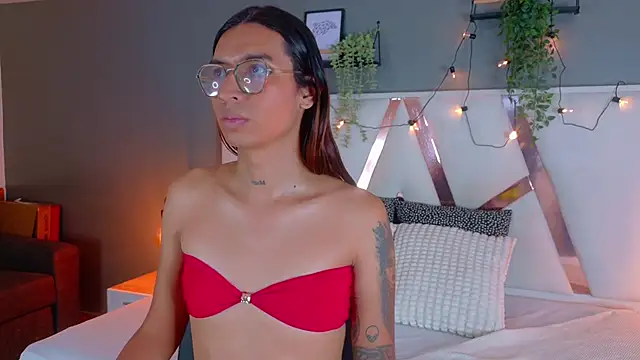 LauraaGomezz   online show from October 3, 7:47 pm