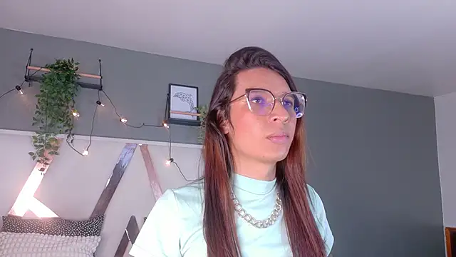 LauraaGomezz   online show from October 20, 7:28 pm