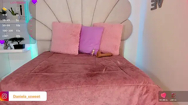 Danielaangelina online show from April 7, 5:52 am